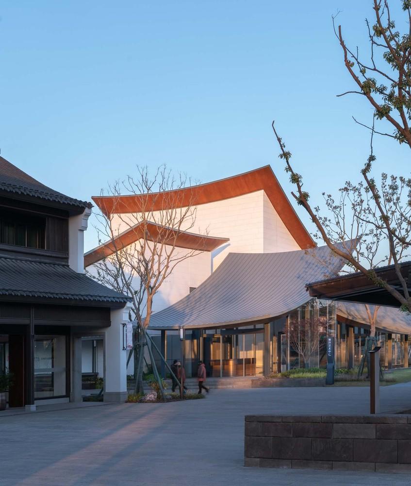 15_謇里小镇展览馆_西侧沿街实景_©此间建筑摄影.jpg