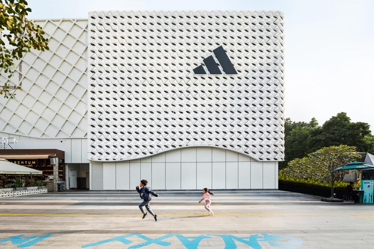 not-ready-adidas-brand-center-storeage_8.jpg