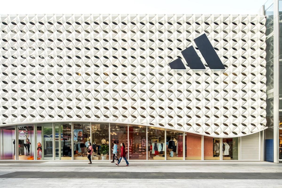 not-ready-adidas-brand-center-storeage_2.jpg